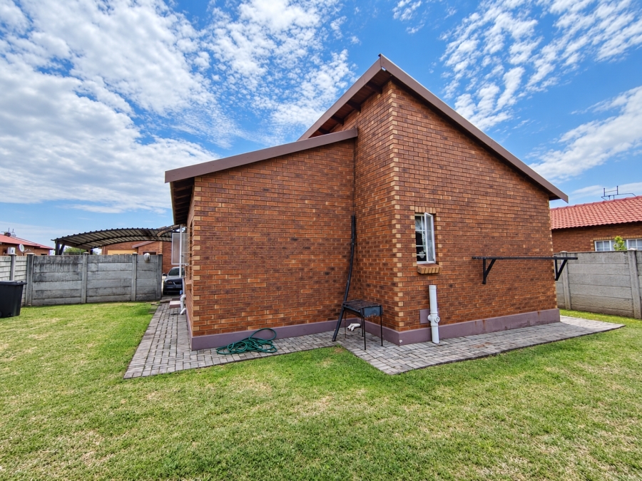 3 Bedroom Property for Sale in Waterval East North West